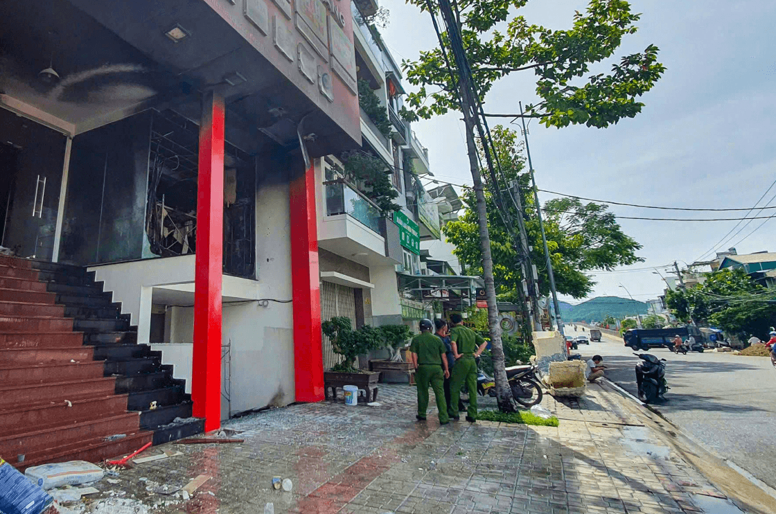Cháy cửa hàng yến sào ở Nha Trang